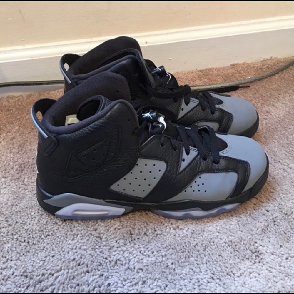 Retro Jordan’s black and grey